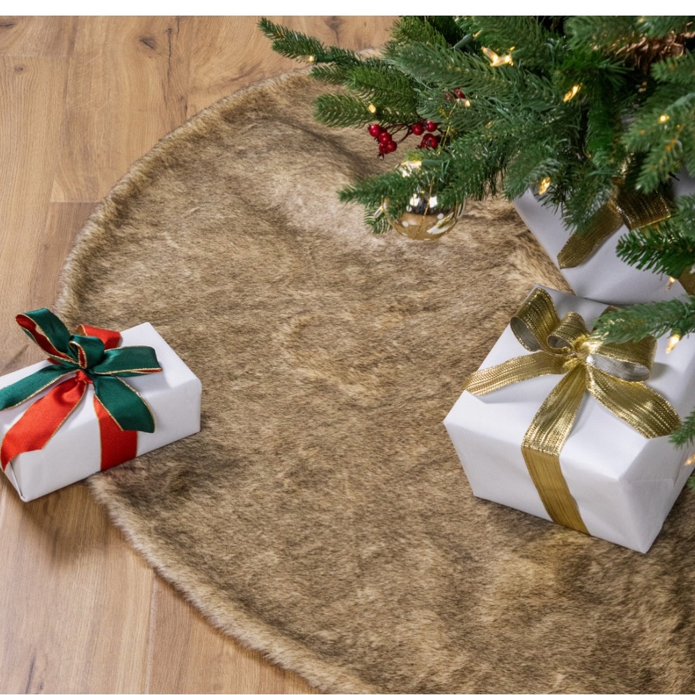 Gray Faux Fur Tree skirt and dark chocolate brown velvet table runner